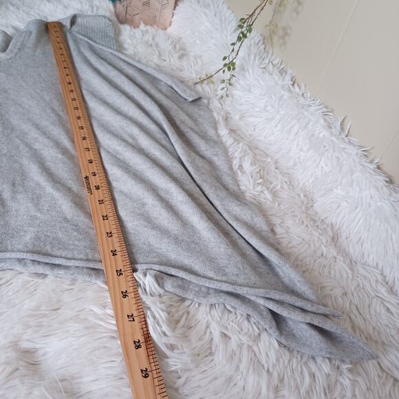 Michael Kors Long Sleeve Knit Cozy Cardigan Light Sweater Gray Waterfall Size M - Picture 7 of 7